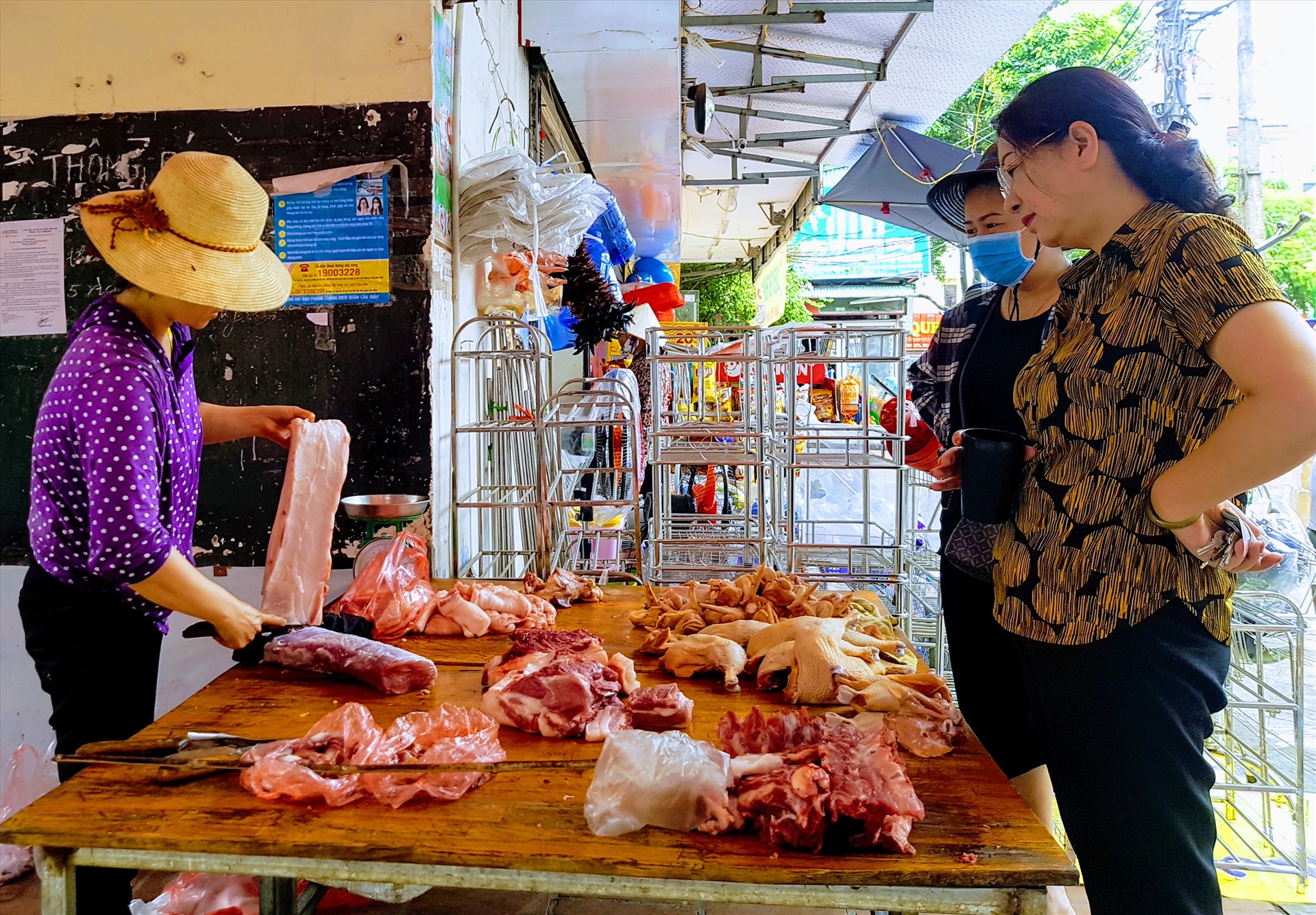 Giá thịt lợn tác động đến CPI. Ảnh: Khánh Vũ