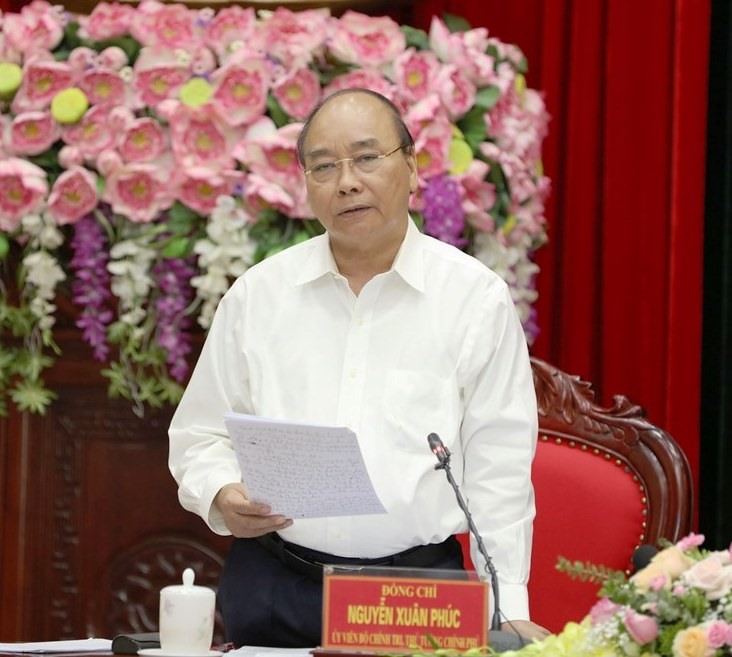 Thủ tướng Nguyễn Xuân Phúc phát biểu chỉ đạo tại buổi làm việc với cán bộ chủ chốt tỉnh Ninh Bình. Ảnh: NT