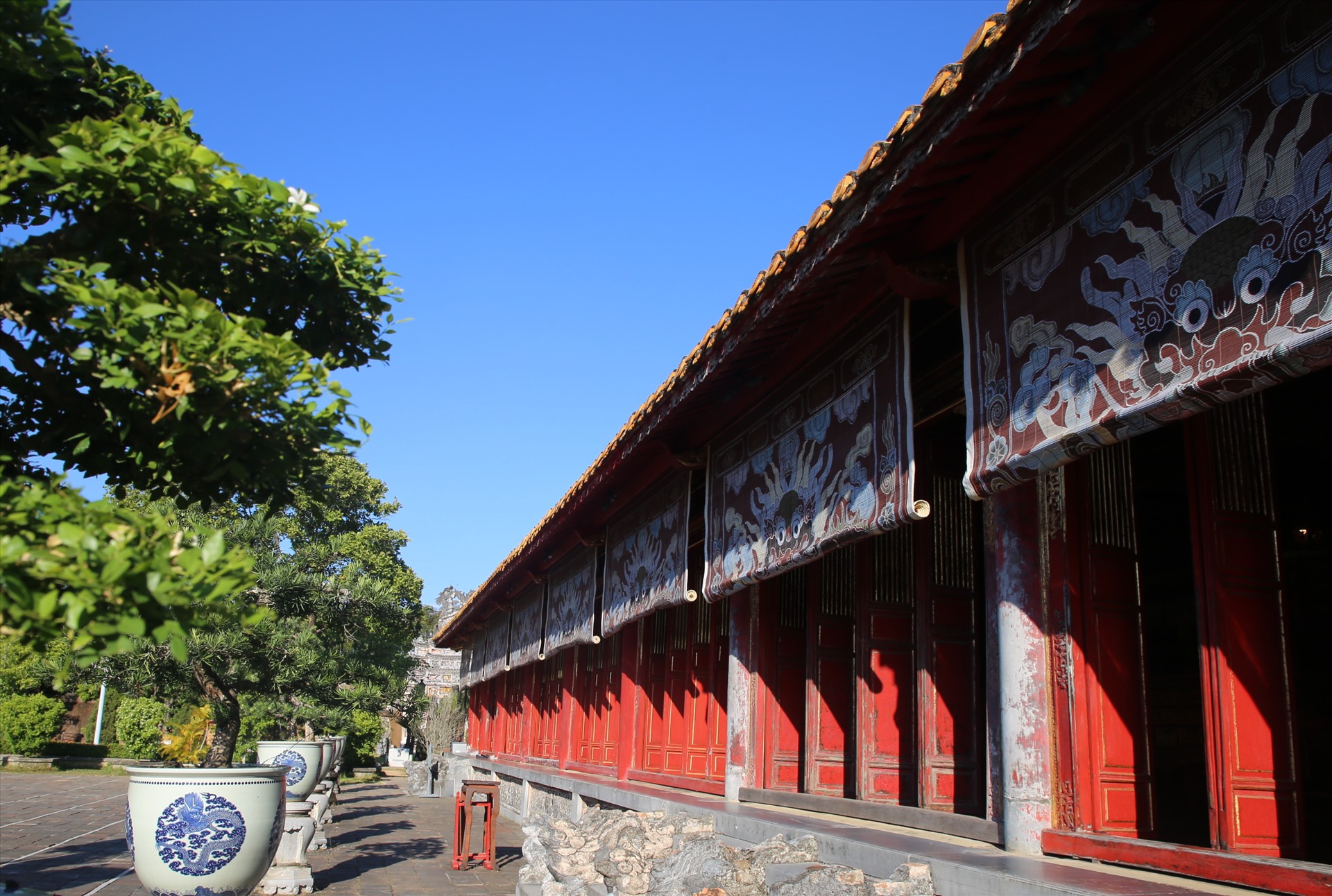 Thế miếu - Đại nội Huế (tỉnh Thừa Thiên - Huế) nơi thờ chung các vị vua triều Nguyễn. Miếu tọa lạc ở góc tây nam bên trong Hoàng thành.