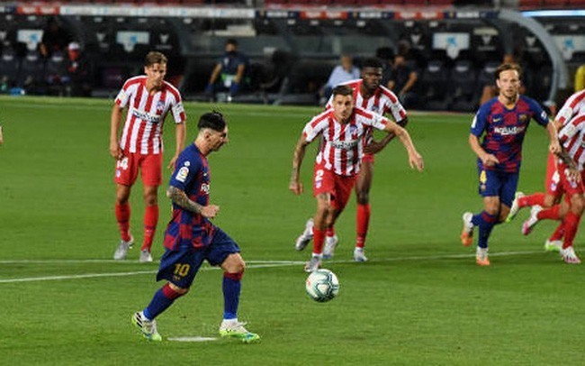 8. Lionel Messi (Barcelona): 22 bàn thắng (44 điểm).