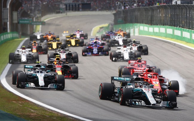 Hamilton giành chiến thắng tại chặng đua thứ hai của mùa giải 2020. Ảnh: F1