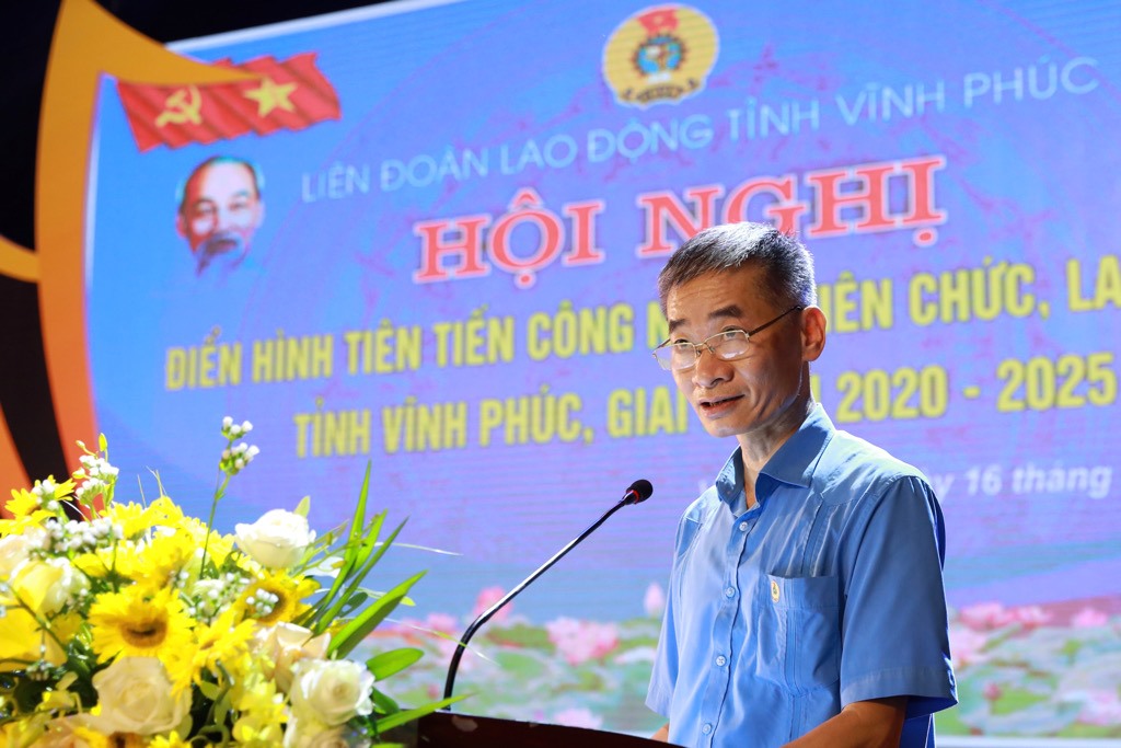 Đồng chí: Trần Văn Thuật – Phó Chủ tịch Tổng Liên đoàn Lao động Việt Nam - phát biểu tại hội nghị. Ảnh: Hải Nguyễn.