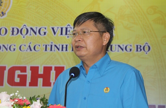 Ông Phan Văn Anh - Phó Chủ tịch Tổng LĐLĐ Việt Nam phát biểu chỉ đạo. Ảnh: Trần Tuấn.