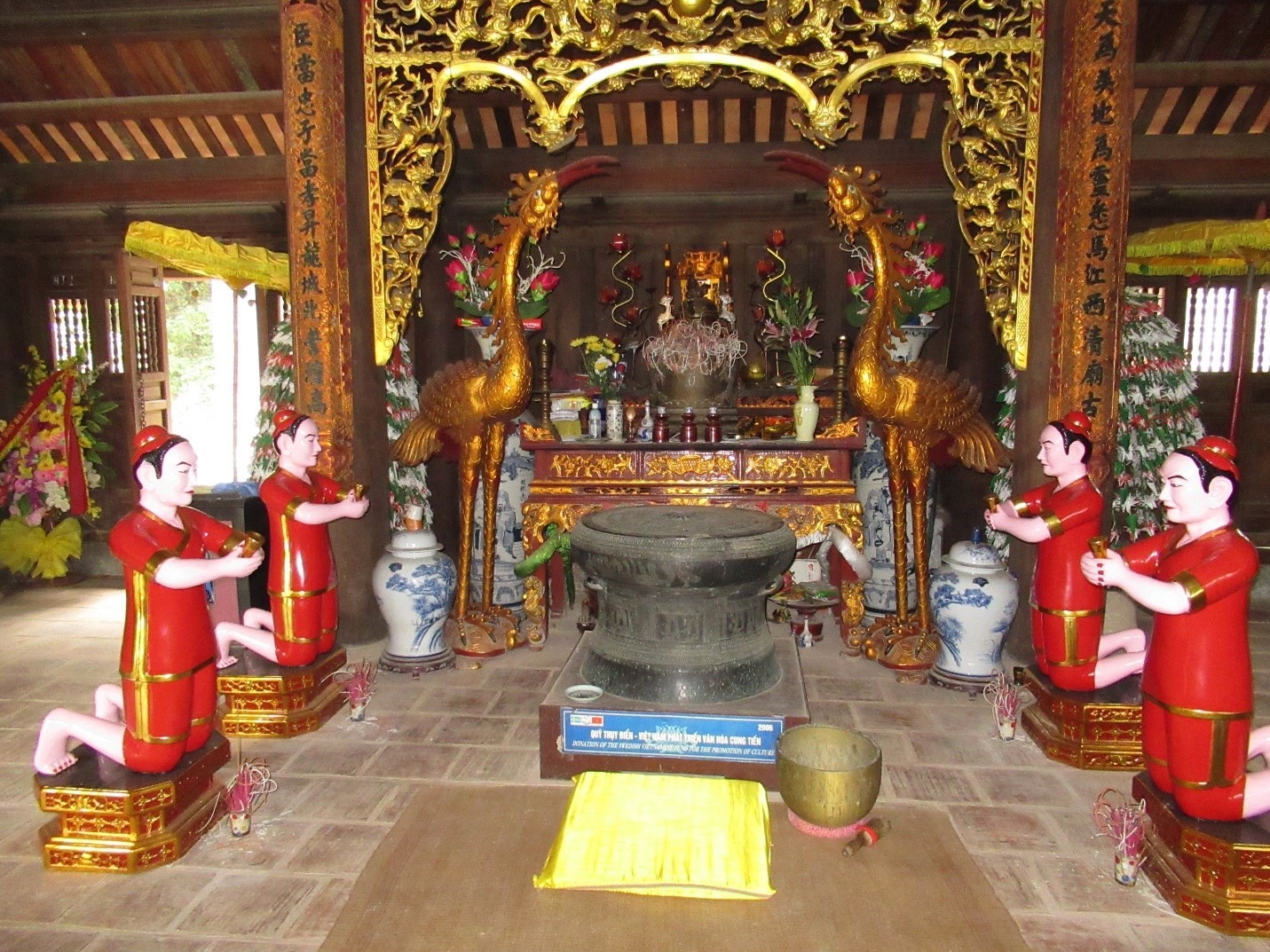Chính điện đền Đồng Cổ ở Đan Nê, Thanh Hóa.