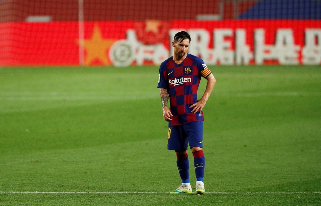 Messi thất vọng vì Barca để thua Real trong cuộc đua La Liga. Ảnh: Getty