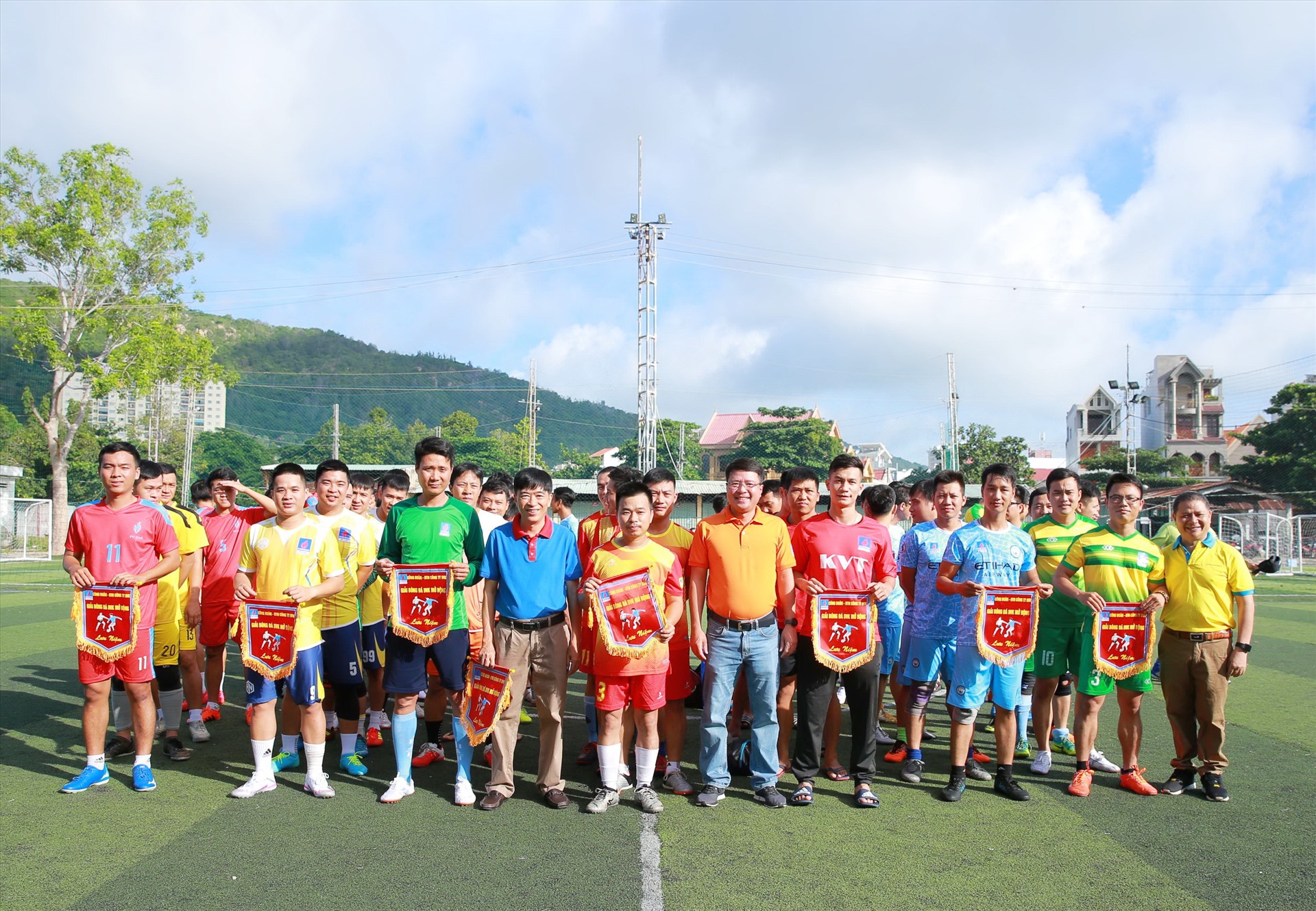 Các đội tuyển tham gia Giải bóng đá DVK mở rộng 2020