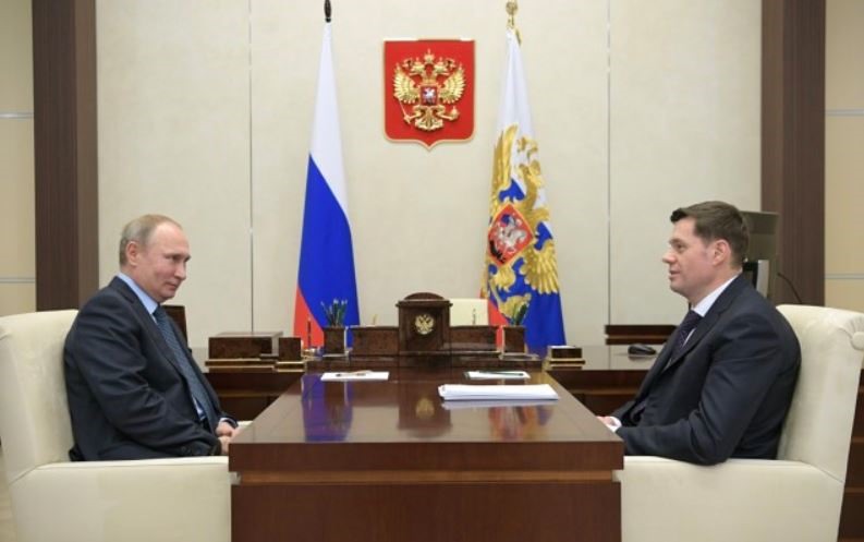 Tổng thống Nga Vladimir Putin và tỉ phú . Ảnh: Smallcaps