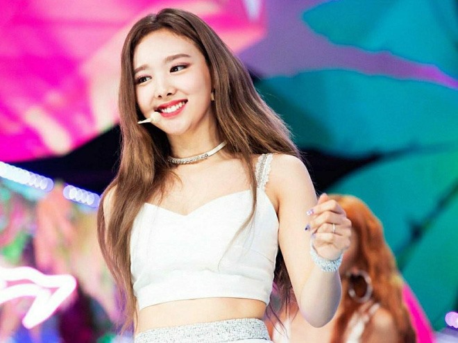 Nayeon (TWICE) có giọng nhẹ nhàng, êm ái. Ảnh: Chụp màn hình.