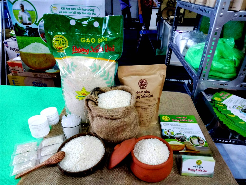 Gạo sữa mang thương hiệu Dương Xuân Quả được chế biến từ lúa trồng theo phương pháp bón sữa tươi, trứng gà sống. Ảnh: TL