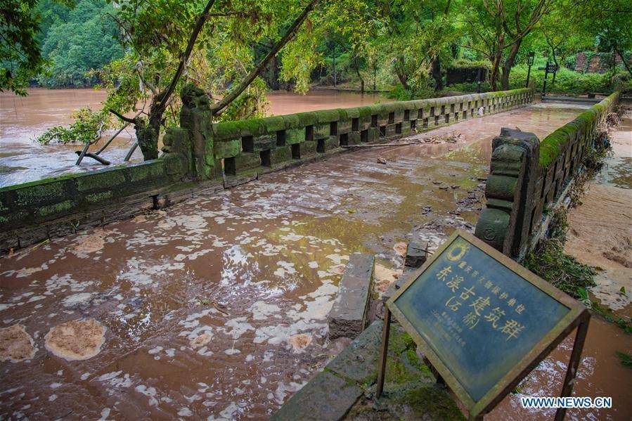 Quận Kỳ Giang, thành phố Trùng Khánh ngập trong bùn hôm 1.7. Ảnh: Tân Hoa Xã
