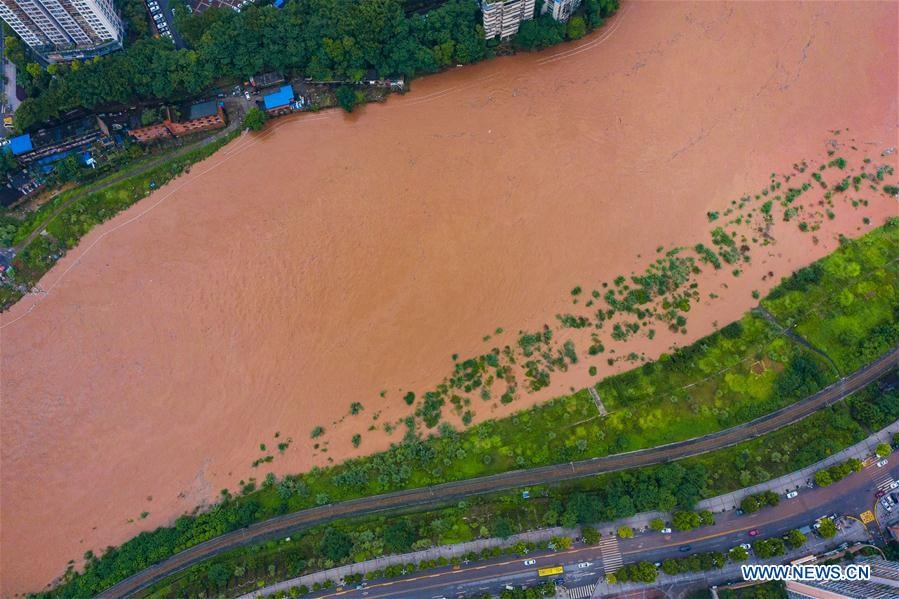 Quận Kỳ Giang, thành phố Trùng Khánh ngập trong bùn hôm 1.7. Ảnh: Tân Hoa Xã