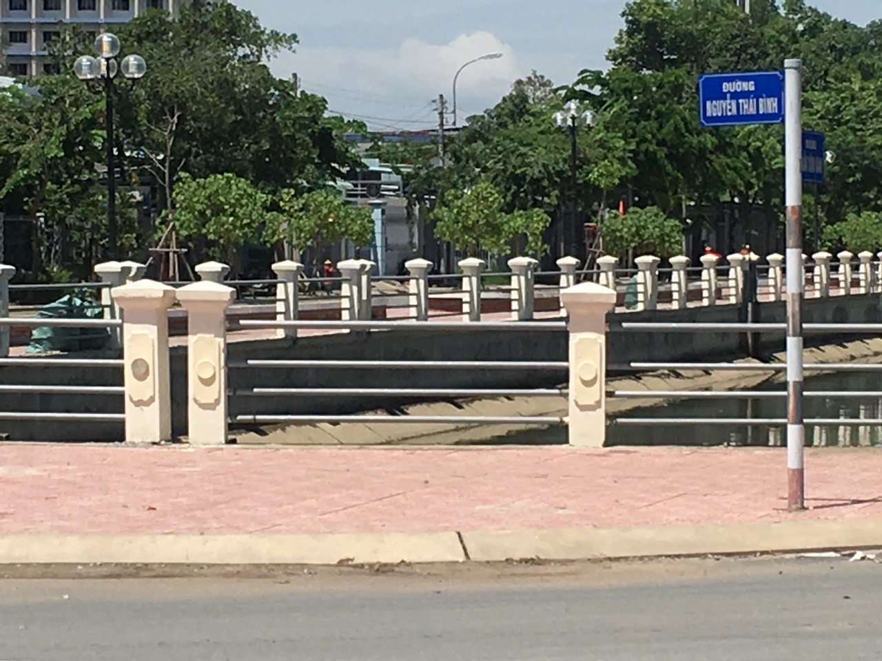Con đường lớn và đẹp mang tên Nguyễn Thái Bình ở TP.Tân An, tỉnh Long An. Ảnh: K.Q