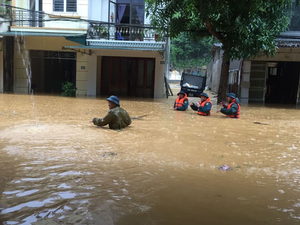 Nước ngập lớn tại Hà Giang. Ảnh: Minh Chuyên