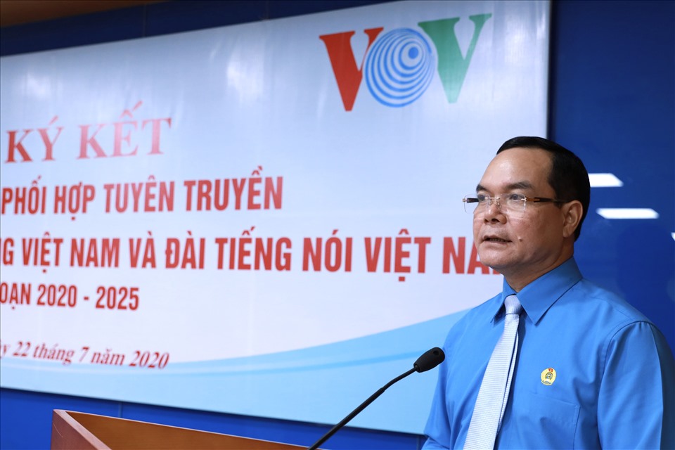 Đồng chí Nguyễn Đình Khang, Chủ tịch Tổng LĐLĐVN phát biểu tại Chương trình.