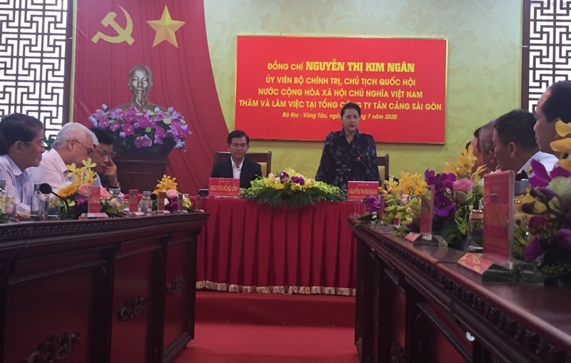 Chủ tịch Quốc hội Nguyễn Thị Kim Ngân làm việc, phát biểu tại Tổng Công ty Tân Cảng Sài Gòn. Ảnh: Nguyên Dũng