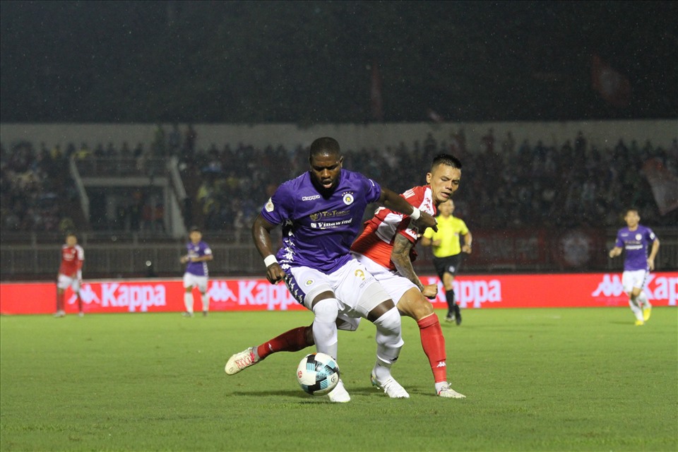 Rimario ấn định chiến thắng 3-0 cho Hà Nội. Ảnh: Thanh Vũ