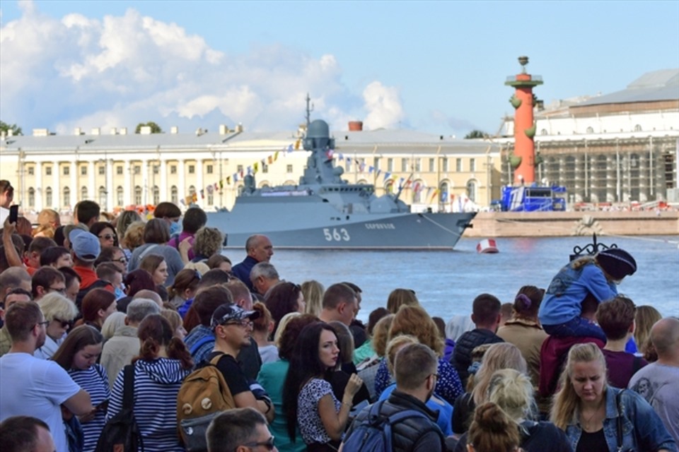 Duyệt binh hải quân ở St. Petersburg. Ảnh: Sputnik
