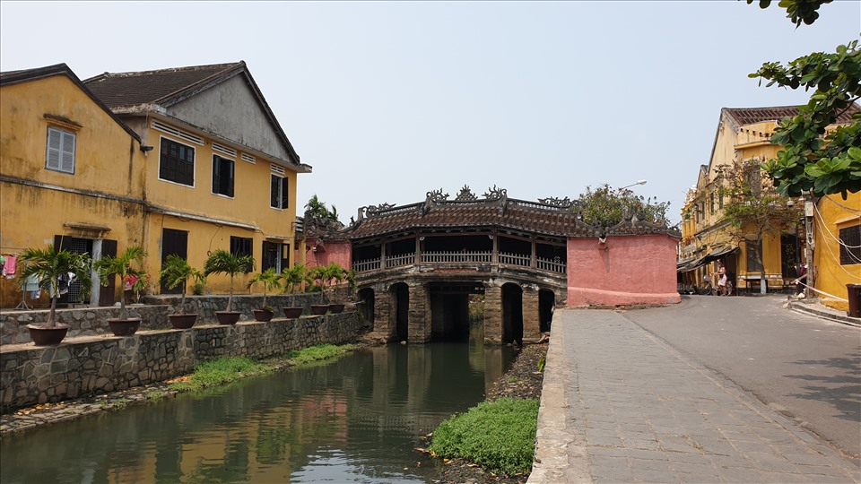 Hội A vắng lawjngm dù chính quyền địa phương vẫn mở cửa đón khách du lịch. Ảnh: Thanh Chung