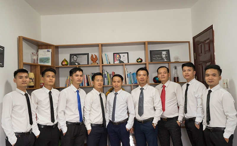 Luật Hùng Sơn với đội ngũ luật sư chuyên nghiệp