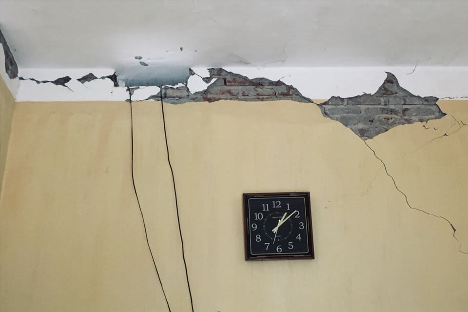 Trụ sở UBND xã Nà Mường, huyện Mộc Châu bị ảnh hưởng do trận động đất. Ảnh: PCTT&TKCN Sơn La.