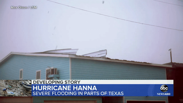 Bão Hanna bắt đầu đổ bộ đảo Padre, tiểu bang Texas tối ngày 25.7 với sức gió kinh hoàng lên tới 145 km/h. Ảnh: NBC News