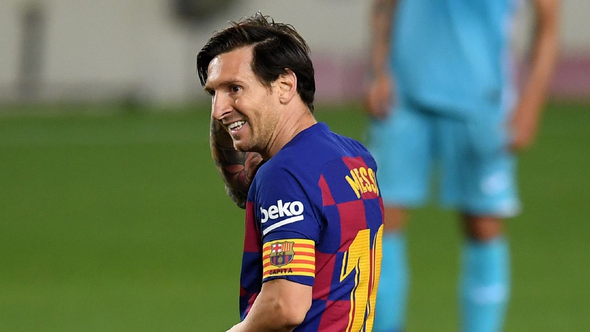 Chúng tôi gọi anh ấy là người lùn! - Câu chuyện về những ngày đầu tiên của Messi tại Barcelona (Phần 1)