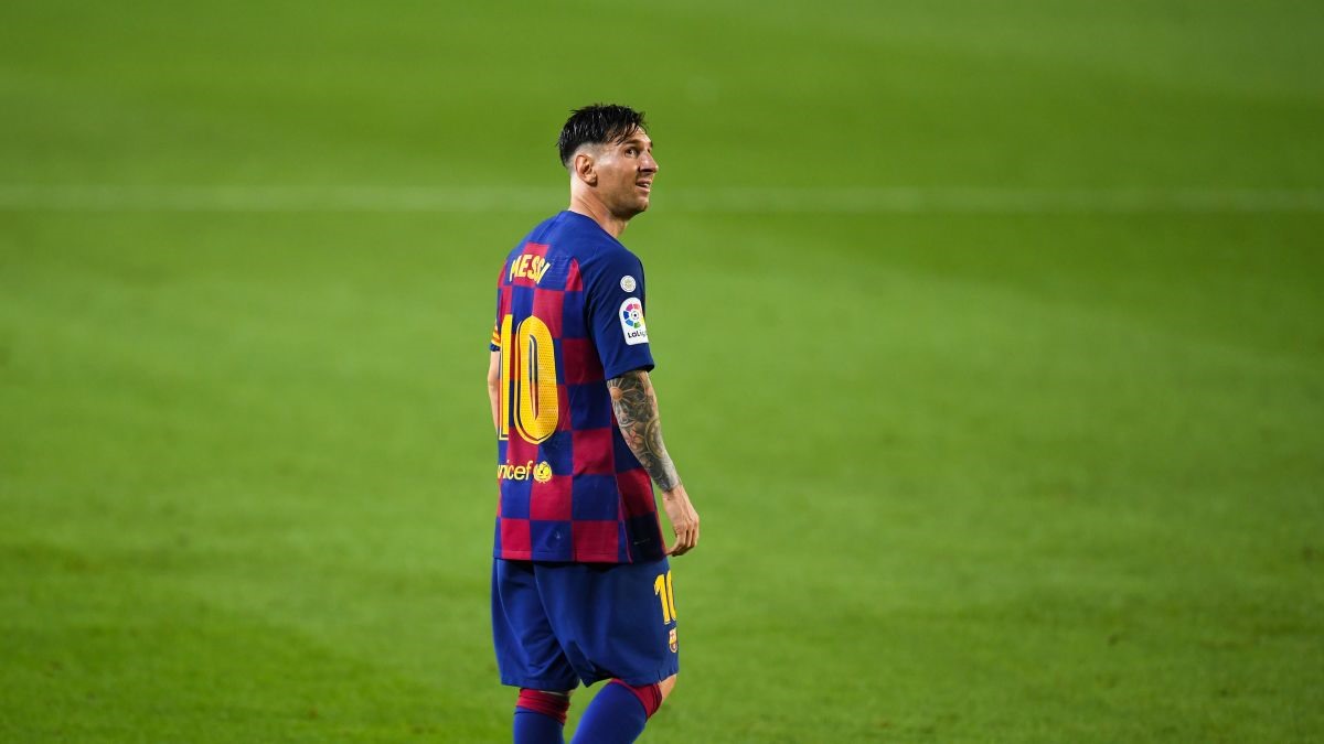 Messi cảm thấy thất vọng về thành tích của Barca. Ảnh CNN