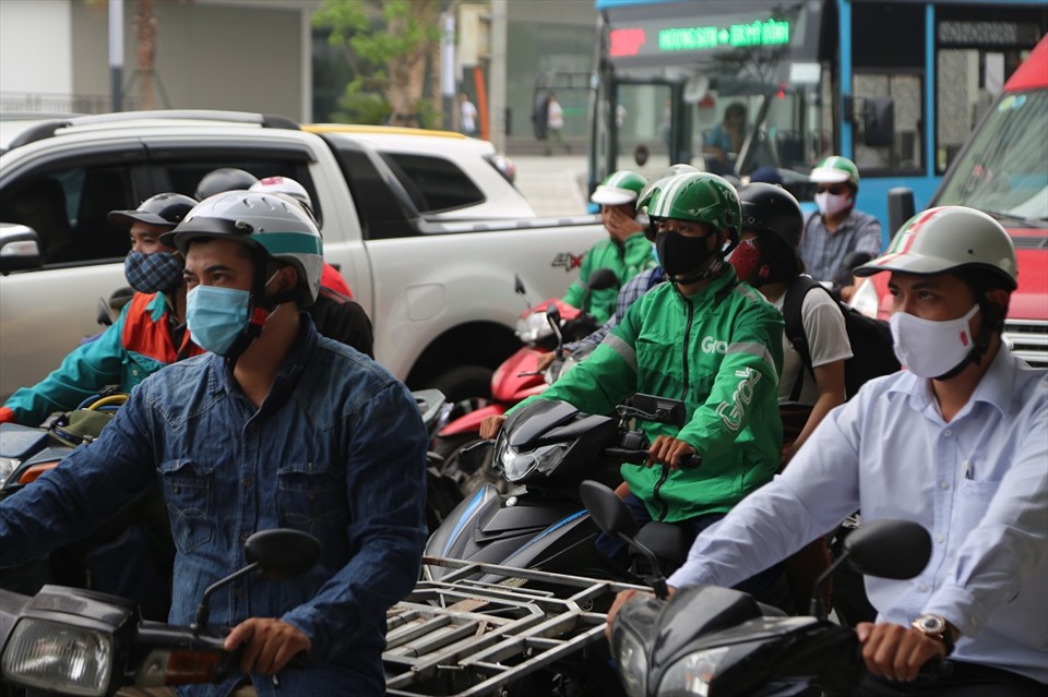 Hà Nội tăng cường biện pháp phòng chống dịch COVID-19 trong tình hình mới. Ảnh: Huyền Chang