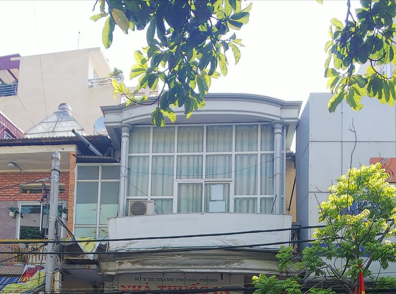 Phòng khám trên tầng 2 số 18 Lãn Ông, quận Hồng Bàng, Hải Phòng hoạt động không phép - ảnh PV