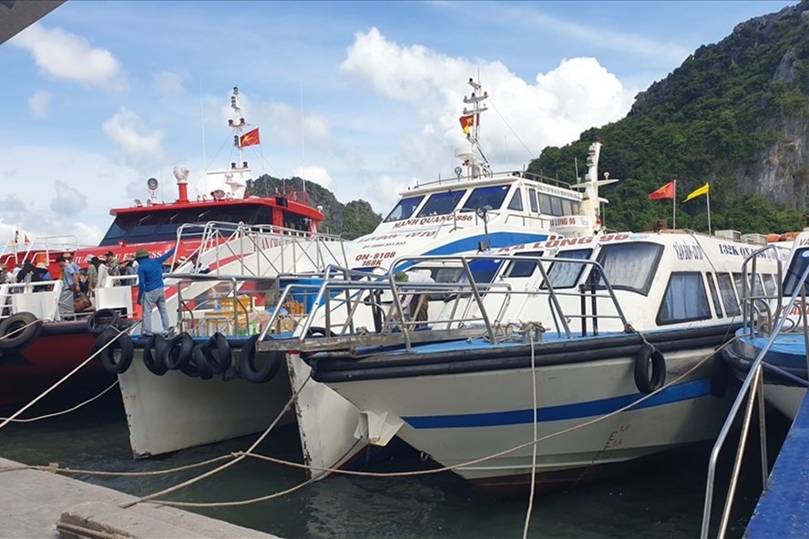 Theo Cảng vụ đường thủy nội địa Quảng Ninh, lượng khách ra Cô Tô hiện đã giảm nhiều so với tuần trước. Ảnh: Nguyễn Hùng