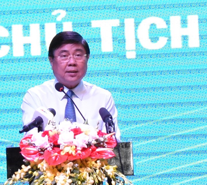 Ông Nguyễn Thành Phong - Chủ tịch UBND TP.HCM - phát biểu tại hội nghị. Ảnh: Thành Nhân