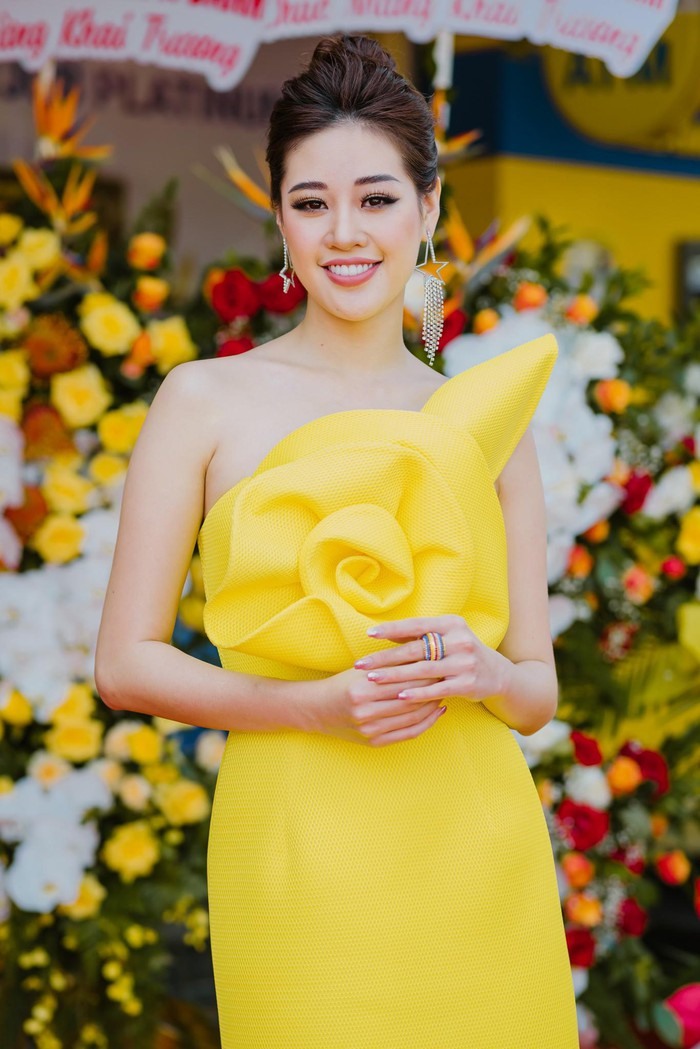 Hiện Hoa hậu Khánh Vân tất bật với lịch trình tập luyện chuẩn bị cho Miss Universe 2020 và đồng hành cùng cuộc thi “Tuyển chọn thiết kế trang phục dân tộc”.