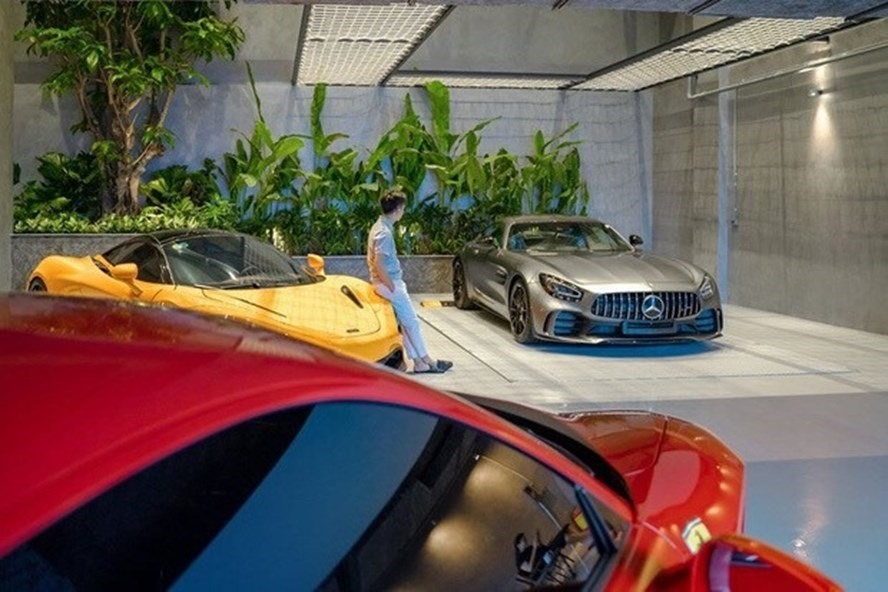 Mercedes-AMG GT R 2020 là chiếc xe cuối cùng mà nam doanh nhân tậu. Ảnh: Chụp màn hình