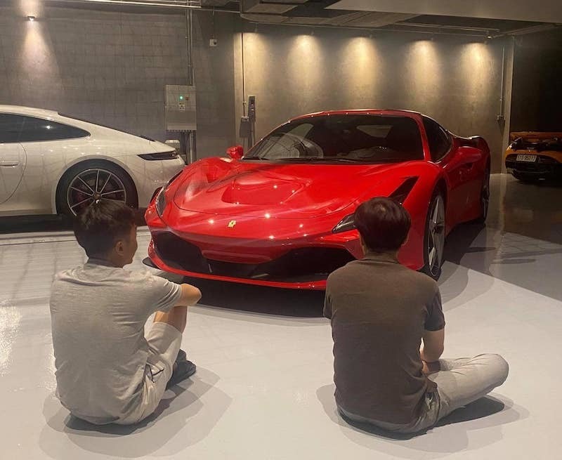 Siêu xe Ferrari F8 Tributo giá 30 tỉ vừa được Đàm Thu Trang mua vào tháng 5 năm nay. Ảnh: Chụp màn hình