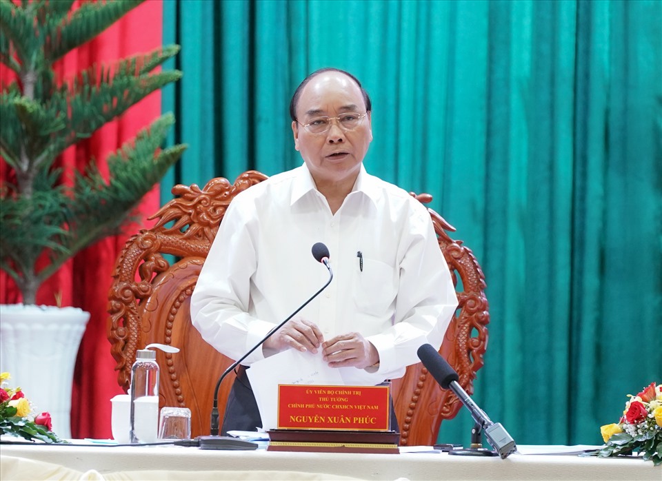 Thủ tướng Nguyễn Xuân Phúc phát biểu tại cuộc làm việc. - Ảnh: VGP/Quang Hiếu.