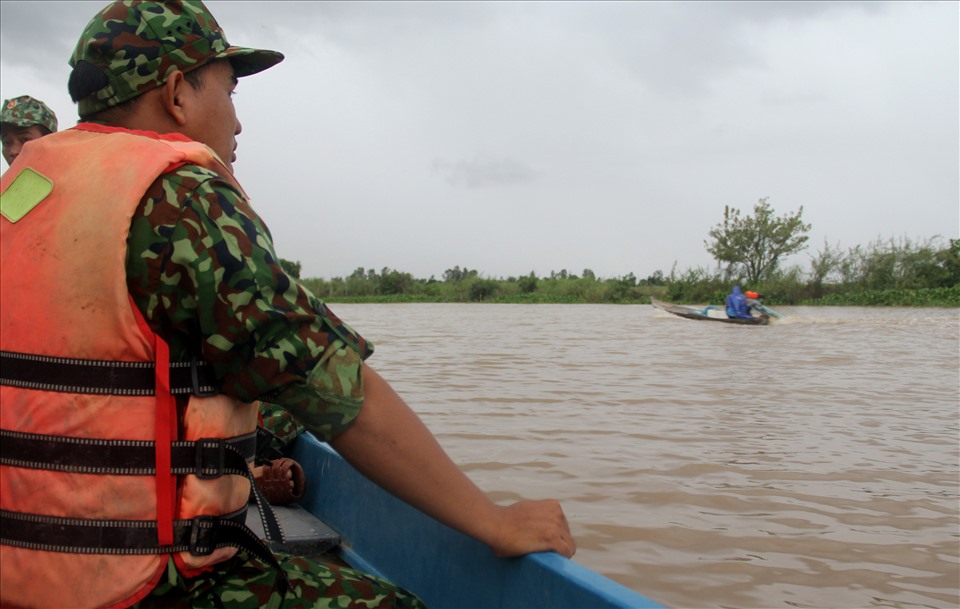 Đồn Biên phòng Thông Bình quản lý hơn 7 km đường biên giới, nơi phân định biên giới Việt Nam – Campuchia được ngăn cách bằng con sông Sở Hạ rộng khoảng 20m.