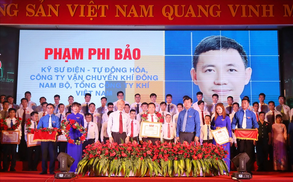 Kỹ sư Phạm Phi Bảo được tuyên dương “Người thợ trẻ giỏi” toàn quốc lần XI năm 2020.