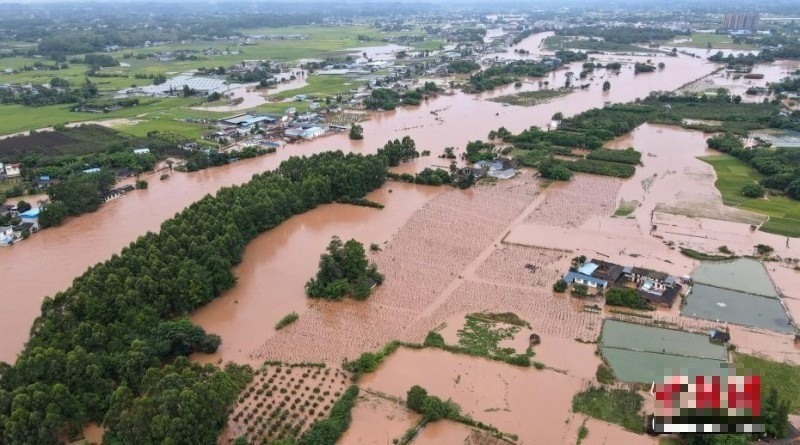 Lũ lụt ở quận Đông Pha, thành phố Mi Sơn, tỉnh Tứ Xuyên. Ảnh: Taiwan News.