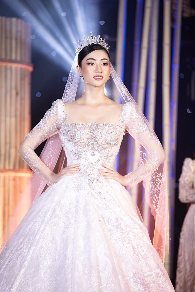 Sau 1 năm đăng quang Miss World Việt Nam, Lương Thuỳ Linh ngày càng chín muồi về nhan sắc. Ảnh: Sen Vàng.