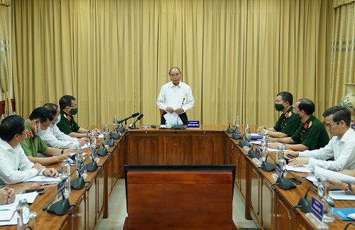 Thủ tướng Chính phủ Nguyễn Xuân Phúc phát biểu tại buổi làm việc. Ảnh VGP