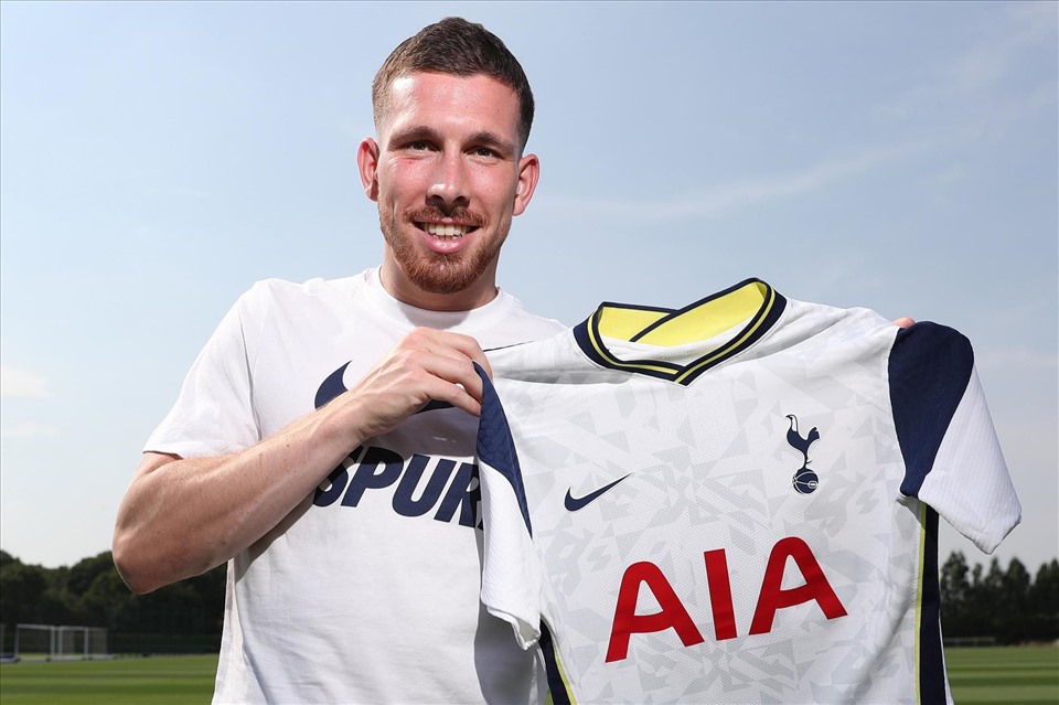 Pierre-Emile Hojbjerg là tân binh đầu tiên của Tottenham trong mùa Hè này. Ảnh: EveningStandard