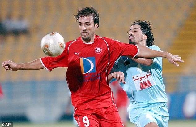 Huyền thoại Gabriel Batistuta từng thi đấu cho Al-Arabi. Ảnh: AP