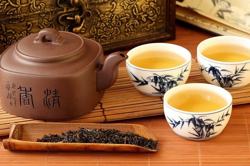 Trung Quốc được biết đến là xứ sở của các loại trà. Trong đó, trà ô long được tìm kiếm nhiều nhất ở vùng núi Wuyi, tỉnh Phúc Kiến. Màu sắc và hương thơm của thức uống này quyết định bởi quá trình lên men, có thể thay đổi theo khu vực trồng hoặc phụ thuộc vào kỹ thuật oxy hóa lá trà.