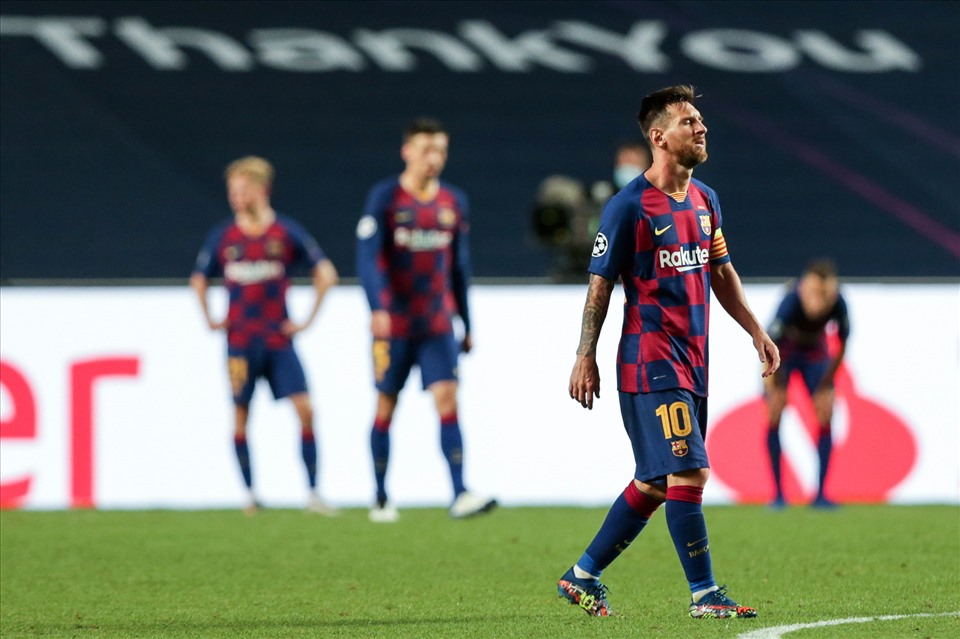 Lionel Messi có thể tự an ủi rằng đây chưa phải là thất bại đậm nhất trong lịch sử của Barca. Ảnh: EFE
