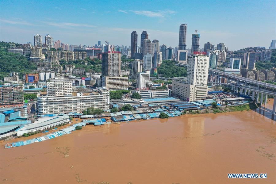 Một khu chợ bán buôn bị ngập nước lũ sông Dương Tử ở Trùng Khánh ngày 14.8. Ảnh: Tân Hoa Xã