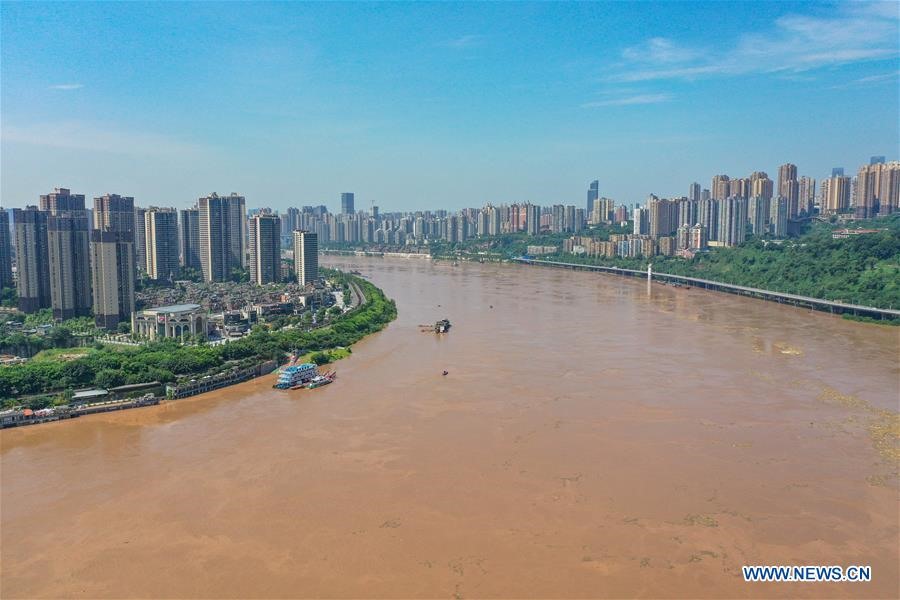 Sông Dương Tử, con sông dài nhất Trung Quốc, ghi nhận trận lũ thứ 4 trong năm ở thượng nguồn sau một đợt mưa lớn. Ảnh: Tân Hoa Xã