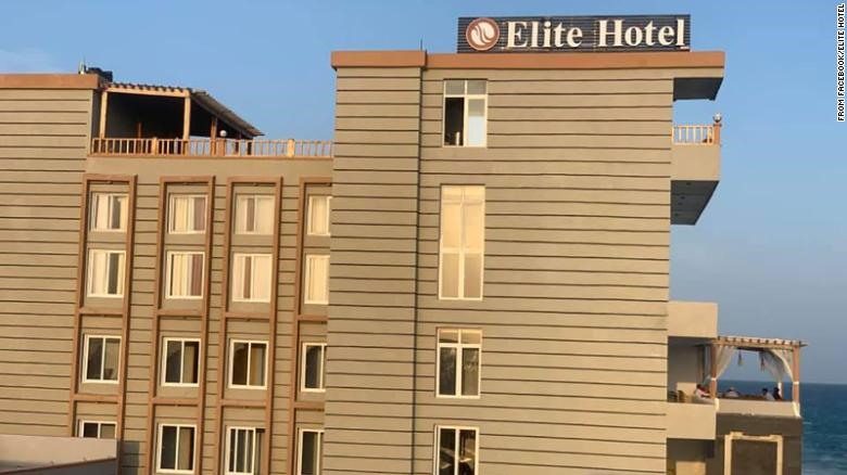 Khách sạn Elite thường xuyên được người dân địa phương và người nước ngoài lui tới. Ảnh: CNN.