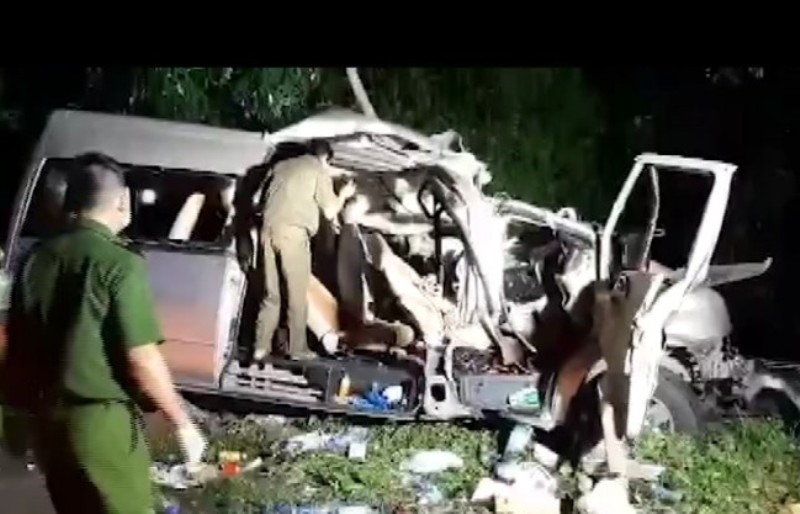 Hiện trường vụ tai nạn tại Bình Thuận. Ảnh Phan Thành