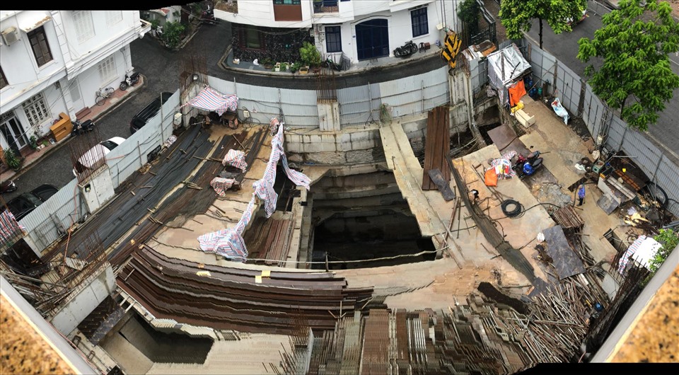 Công trình “nhà ở riêng lẻ” có đến 4 tầng hầm ở Hà Nội: Ảnh: Cường Ngô