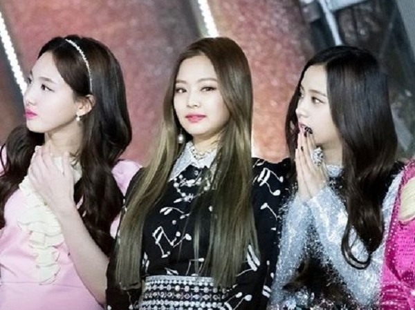 Jennie, Jisoo (Blackpink) và Nayeon (TWICE). Ảnh: Cắt từ clip